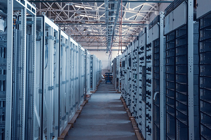 Сравнение услуг Colocation и VPS | Xelent
